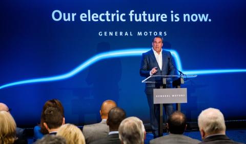 General Motors President Mark Reuss announces a $2.2 billion investment at its Detroit- Hamtramck (MI) assembly plant to produce a variety of all-electric trucks and SUVs. Photo: GM